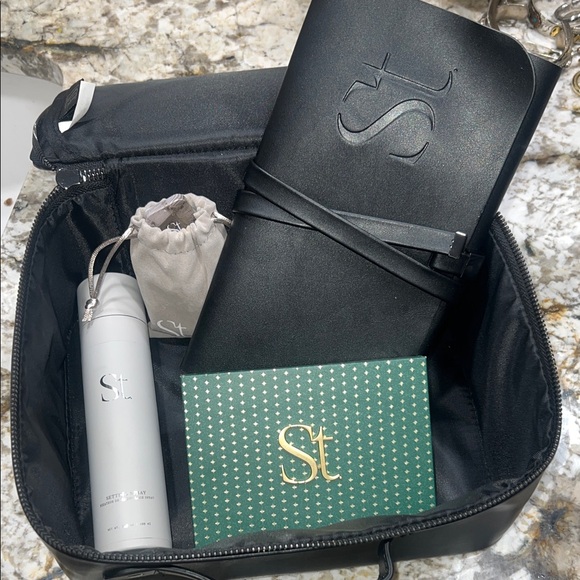 Seint Bag and Seint makeup - Picture 3 of 8